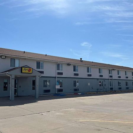 Super 8 By Wyndham Emporia Motel Dış mekan fotoğraf