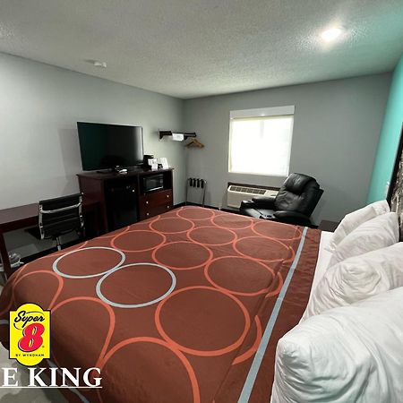 Super 8 By Wyndham Emporia Motel Dış mekan fotoğraf