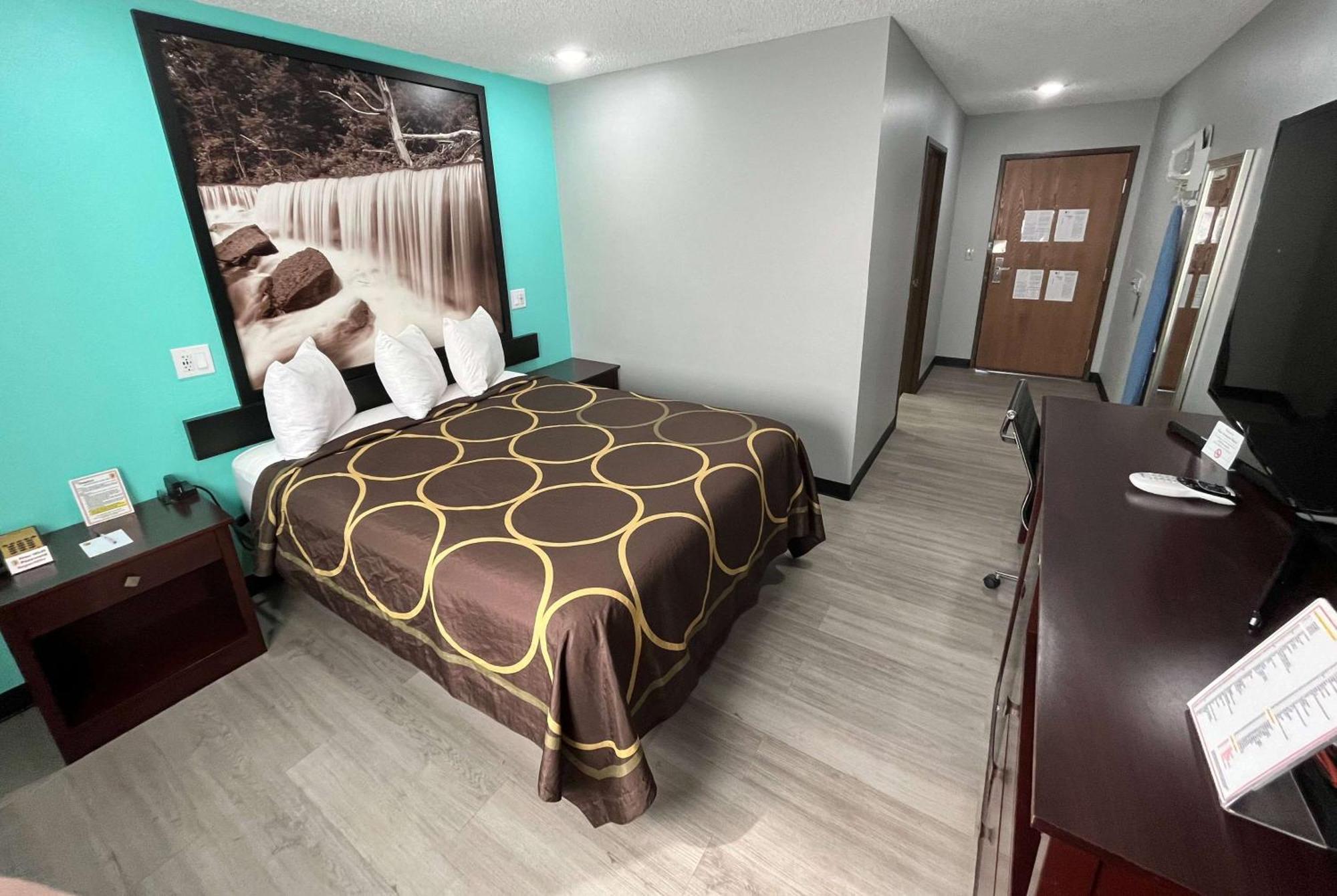 Super 8 By Wyndham Emporia Motel Dış mekan fotoğraf
